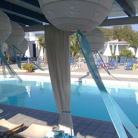 Helios Hotel Agia Marina  Экстерьер фото