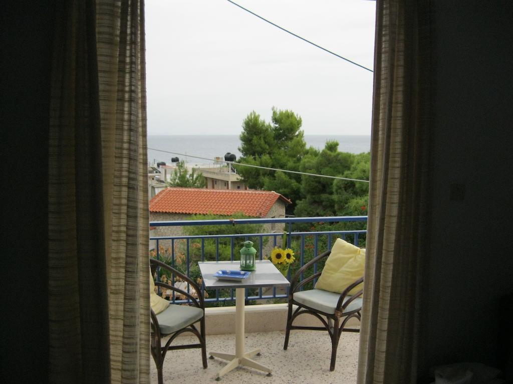 Helios Hotel Agia Marina  Экстерьер фото