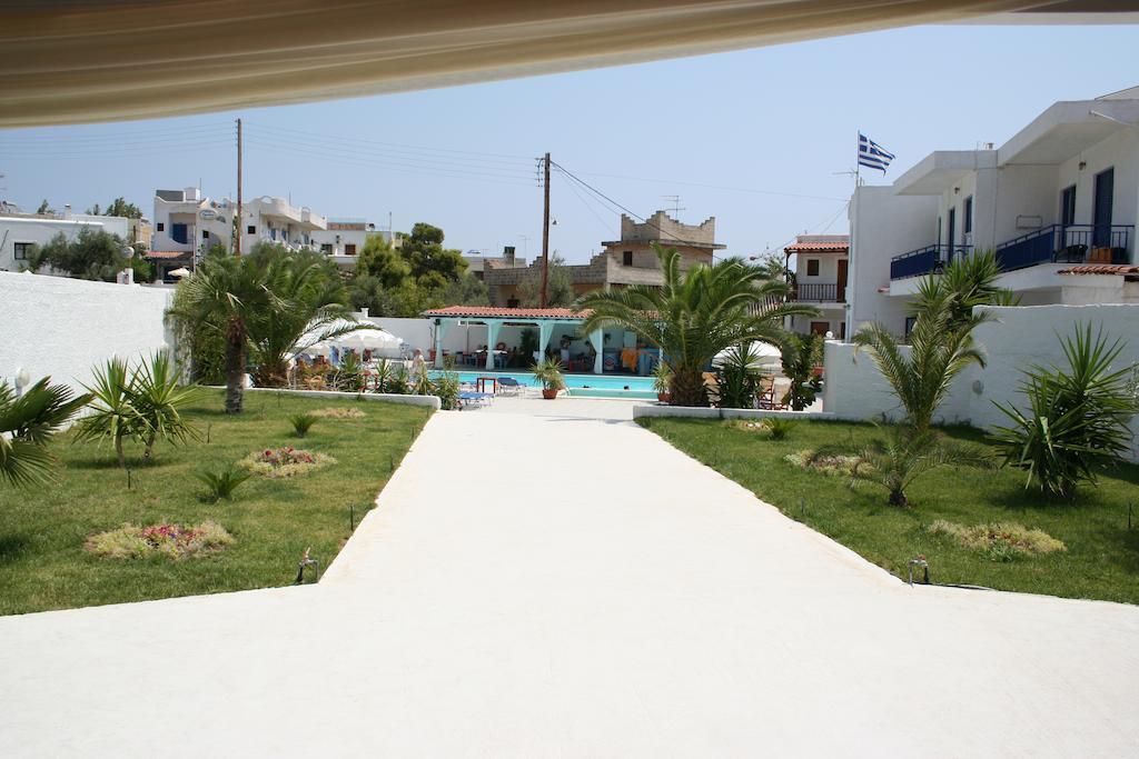 Helios Hotel Agia Marina  Экстерьер фото